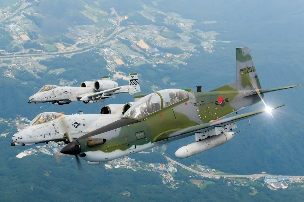 南韓空軍KA-1輕型攻擊機墜毀　2飛官平安生還