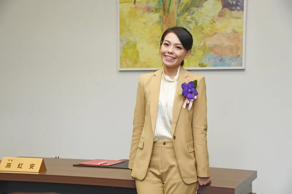 高虹安過年紅包疑靠「獎金水庫」　由助理浮報加班費上繳後再統一發放