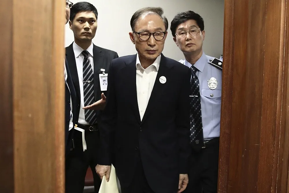 南韓新年特赦上千人！　前總統李明博免除15年剩餘徒刑