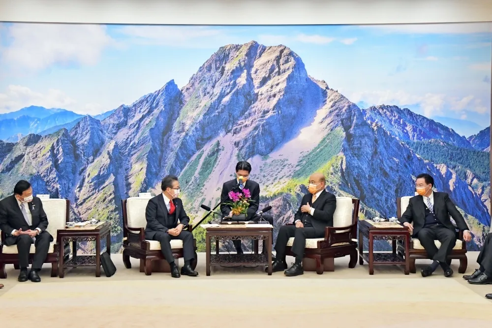 日「安倍派」參議員率團訪台　蔡英文明接見
