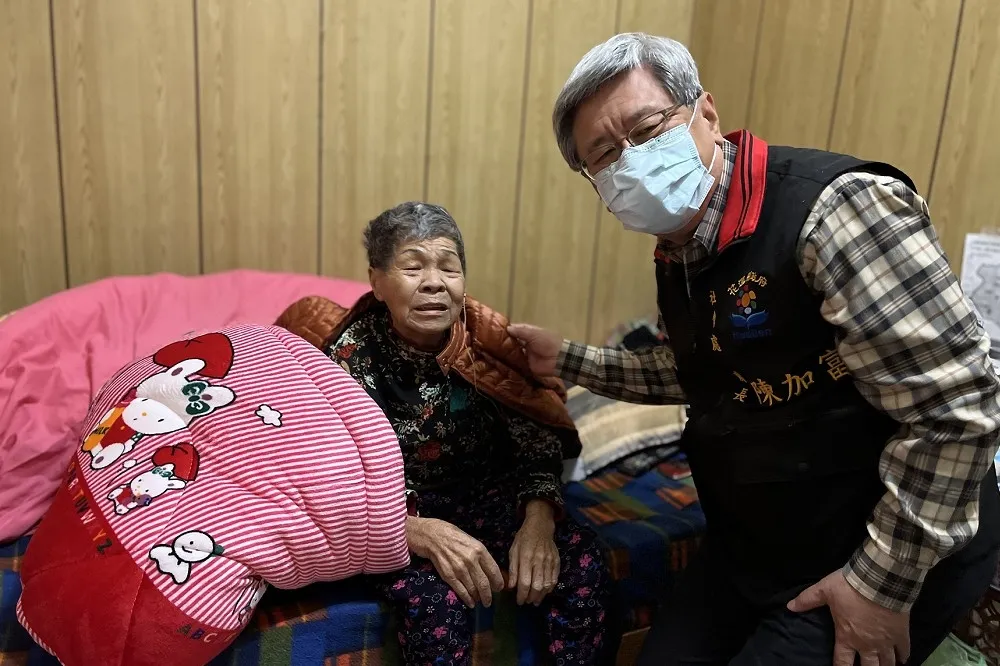 首波寒流報到　花蓮加強獨居老人寒冬送暖關懷機制