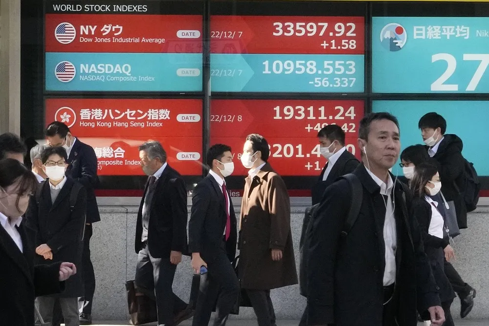 日本爆第8波確診潮　單日染疫病歿438例創新高