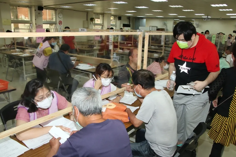 勞工紓困貸款開辦才3天　土銀申請數破5萬人、貸款超過53億