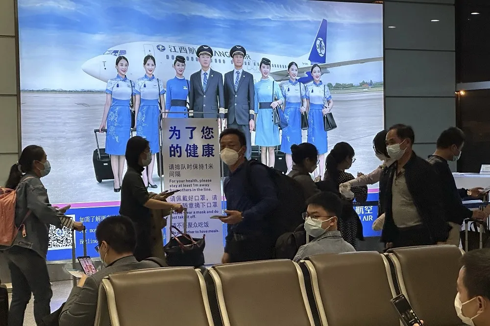【怕爆】中國飛抵米蘭2架班機近半數染疫　義大利宣布強制對中國遊客全面檢測