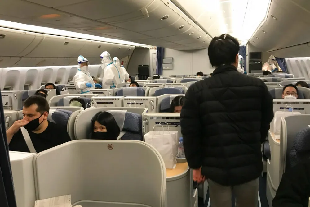 比強制篩檢更有用　路透：美國考慮檢測中國入境班機廢水