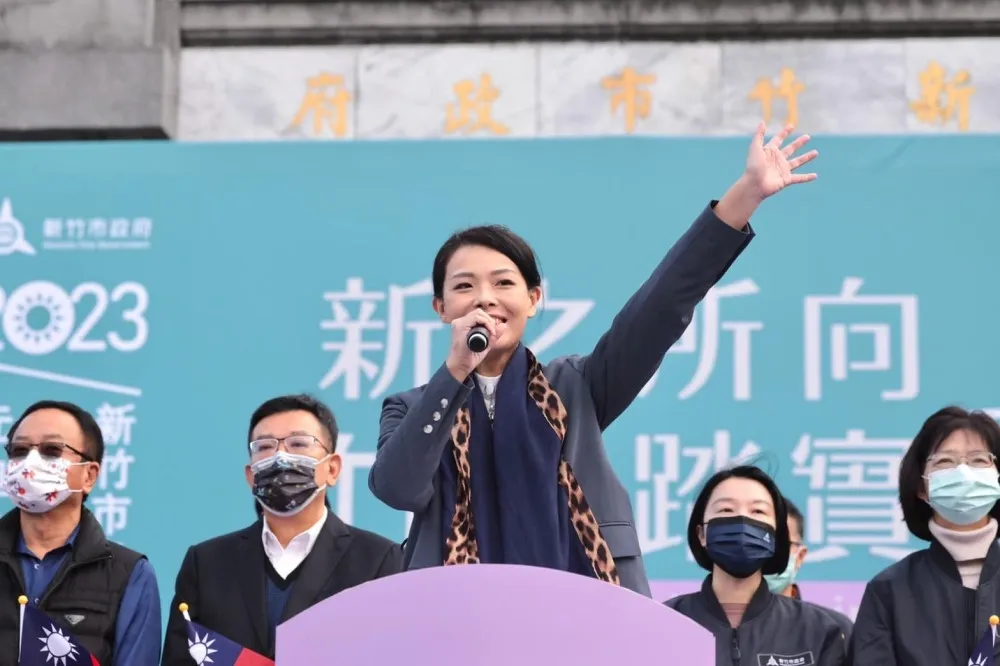率市府團出席元旦升旗典禮　高虹安：新的一年持續「興利除弊」