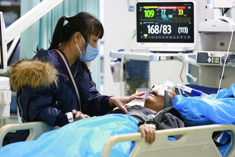 四川70萬人調查已逾8成確診　專家：已過感染高峰