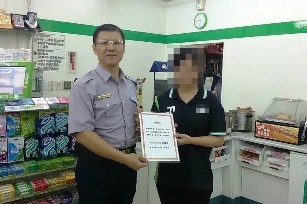 台南警官涉恐嚇取財遭記2大過免職　控橫山警「像黑衣人」無拘票、搜索票違法行動