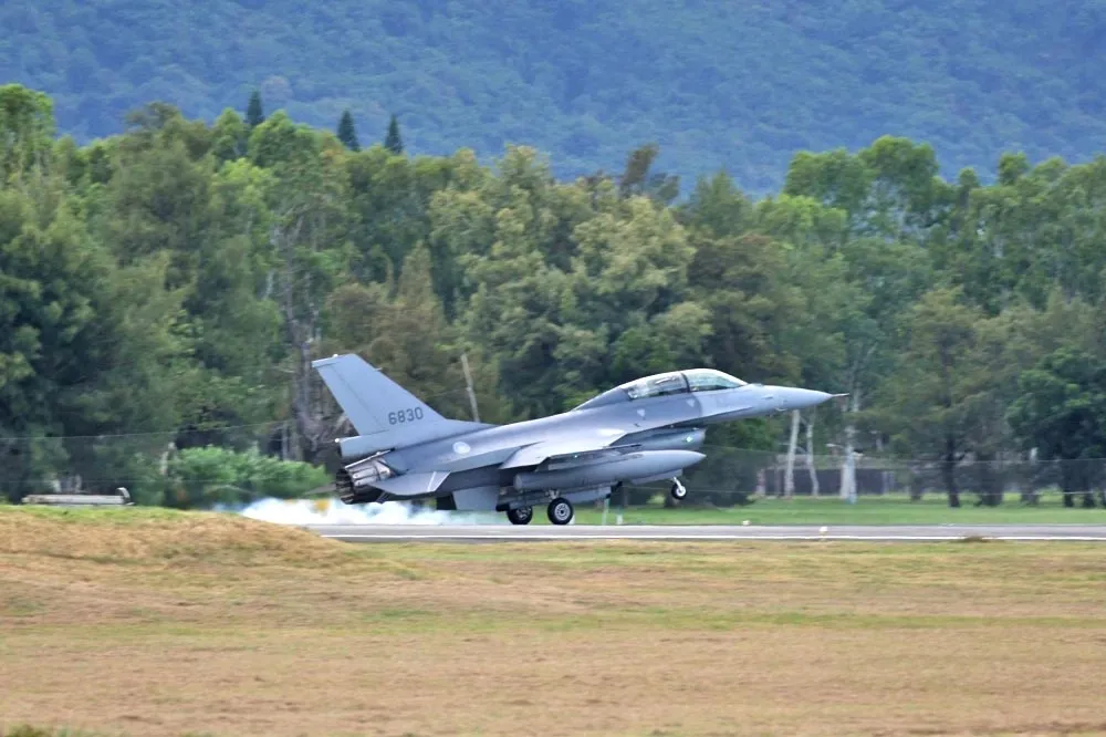 軍官被中國吸收刺探機密4羈押、3交保　國防部：配合檢方調查　