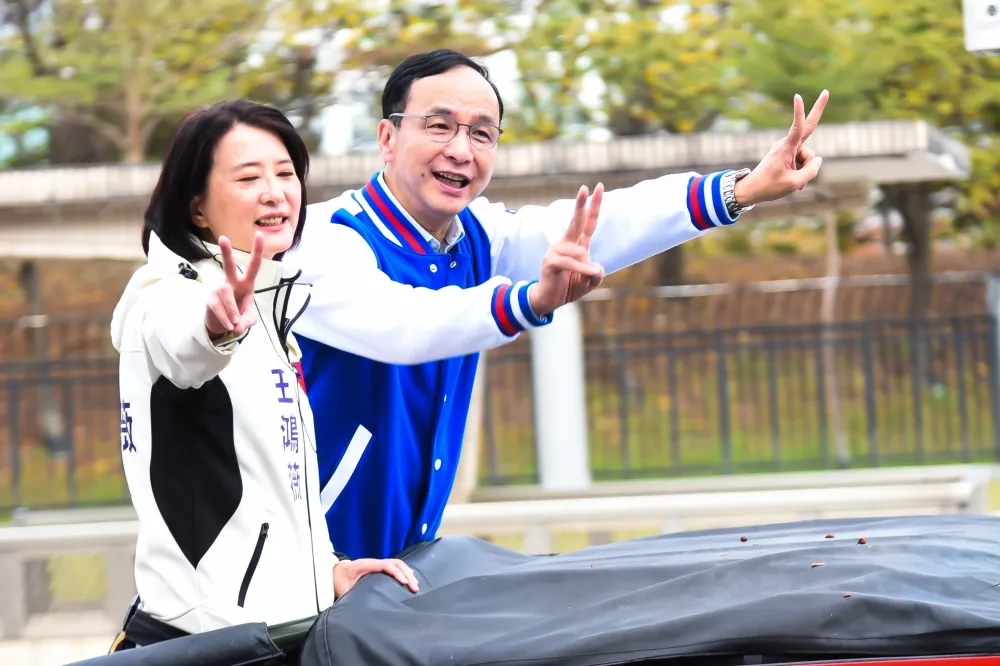 【選前倒數衝刺】朱立倫陪掃街拜票　王鴻薇：過去16年政績經得起檢驗