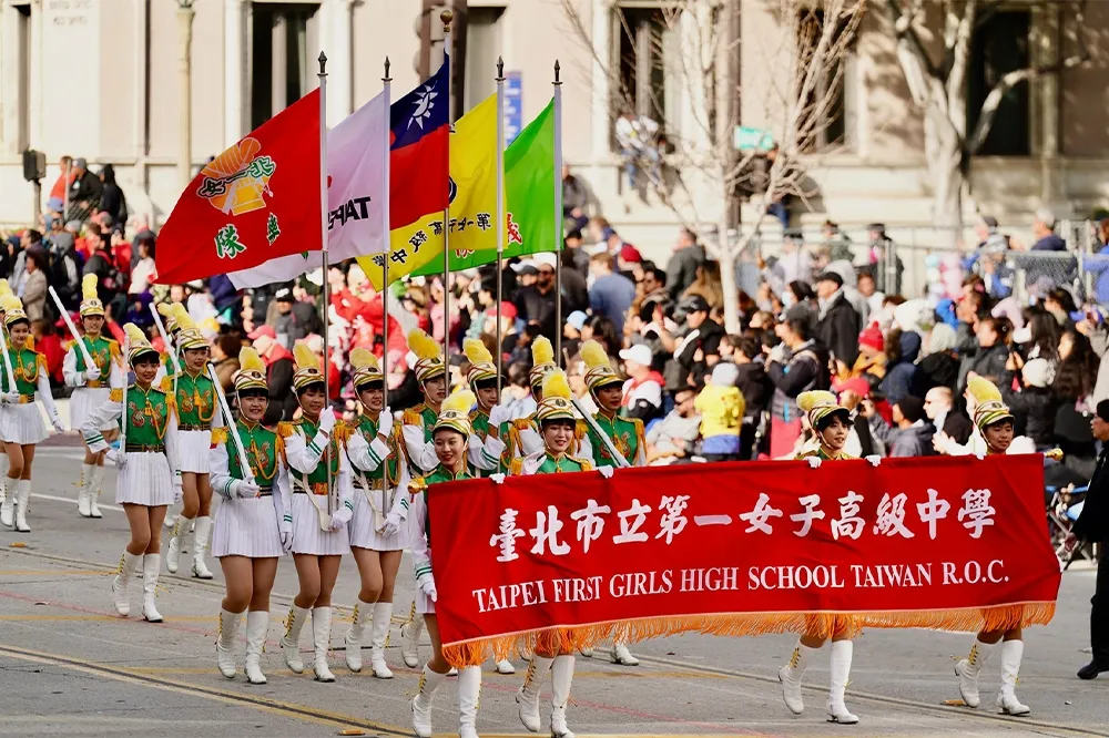 北一女樂儀旗隊赴美演出將返校備考　校長讚：為妳們驕傲