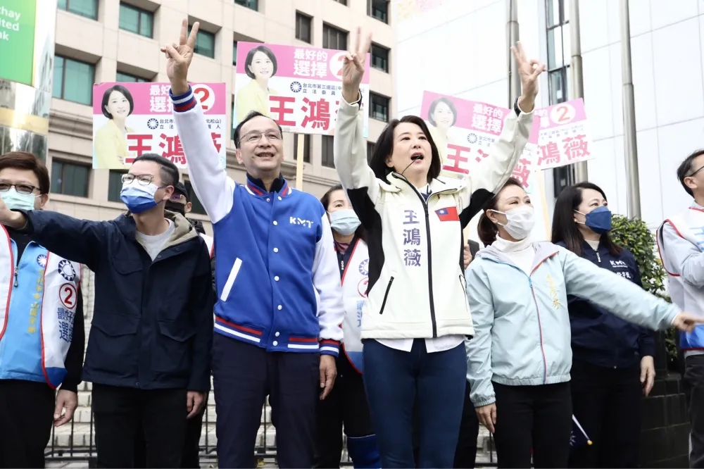 立委補選倒數最後1天！衝刺催票遇小黃司機喊「落跑議員」　王鴻薇：尊重多元聲音