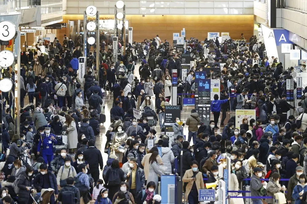 日本新冠累計確診突破3千萬大關　專家：1月中旬單日確診恐逾45萬人