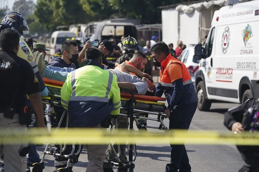 墨西哥地鐵列車相撞慘劇　釀1死57傷