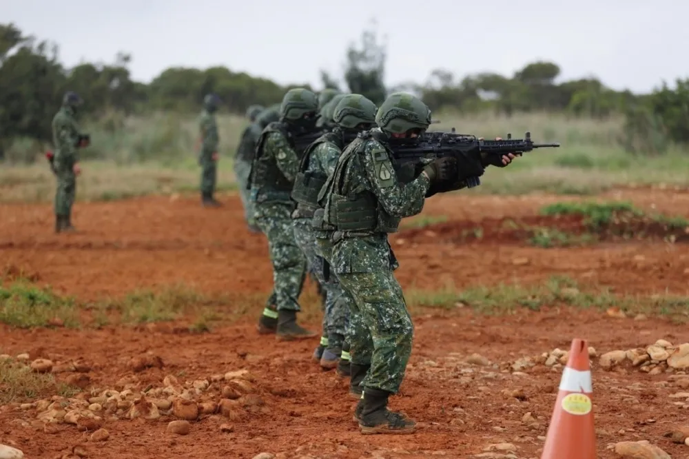 陸軍上兵找同儕互換迷彩服頂替考試　2人各判拘役30日