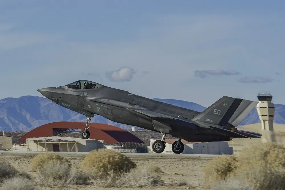 F-35搭載新航電系統首飛成功　作戰效能再升級