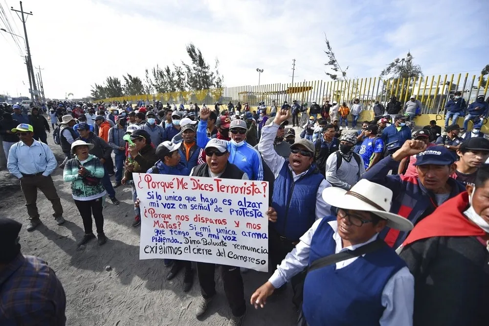反政府示威延燒已40死　秘魯新總統遭控種族屠殺