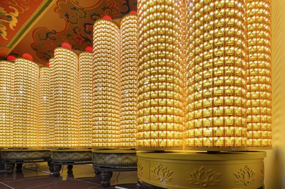 現代人視寵如親　新春為毛小孩點光明燈祈福有禁忌要注意