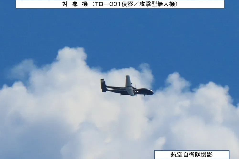 中國解放軍19機艦擾台　可掛載飛彈「雙尾蠍」無人機逾越海峽中線