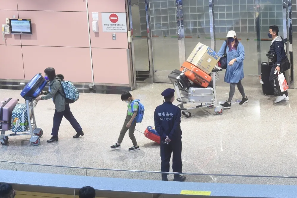 《入出國及移民法》修正草案政院通過　鬆綁居留規定攬才、非法外來人口加重處罰