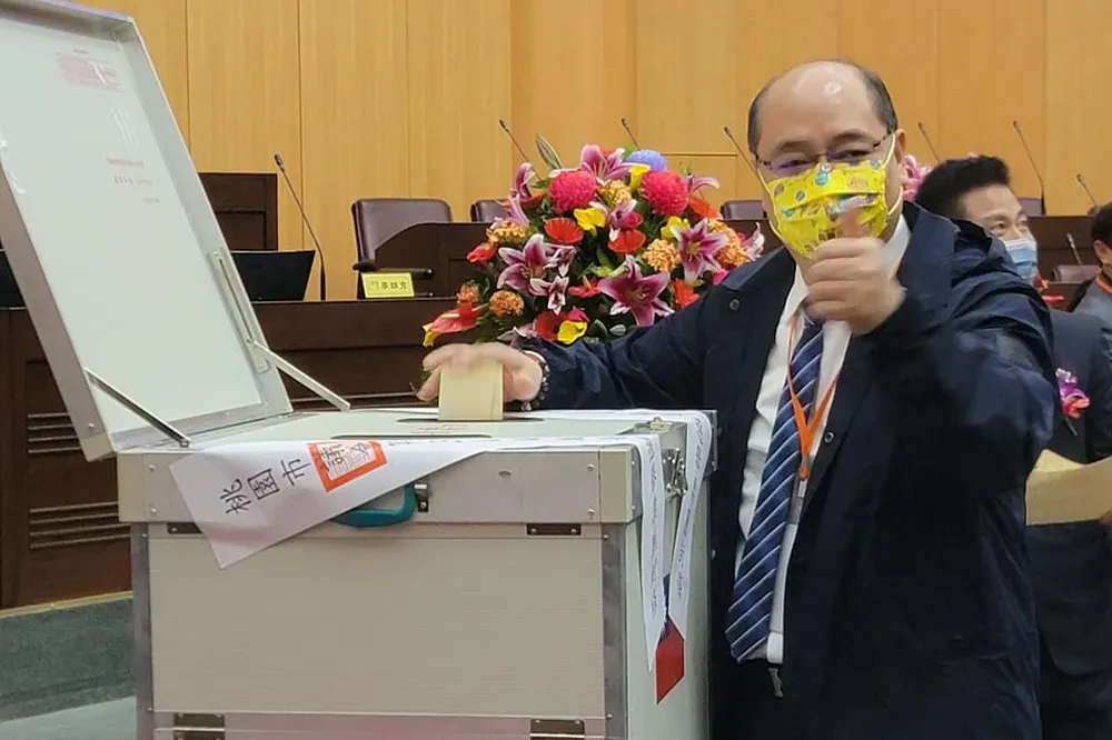 【國小冷氣綁標案】桃市議員劉勝全坦承收15%回扣　法院裁定800萬交保