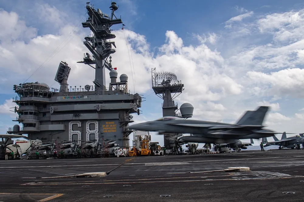 遏阻中國野心　美軍尼米茲號航艦打擊群首度部署南海