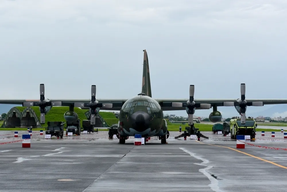 金馬澎春節疏運　空軍2架C-130型運輸機待命支援