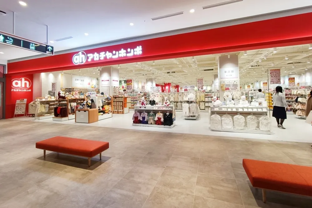 【有片】尿布箱購買一送一！阿卡將本舖台中三井 LaLaport 店開幕　人氣商品下殺 5 折起