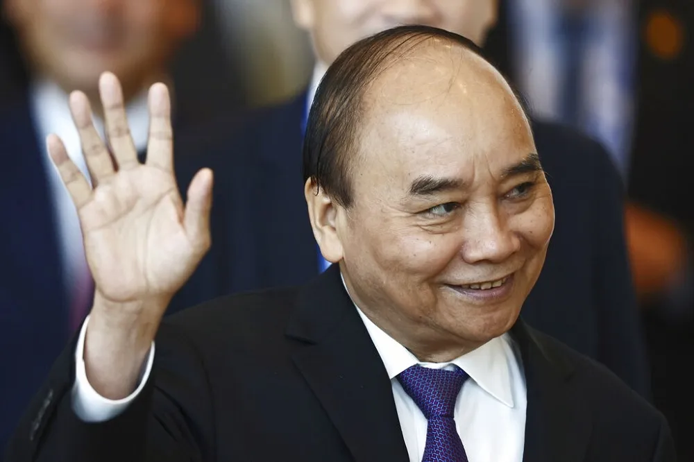 越南國家主席阮春福辭職創首例　專家：與權鬥有關