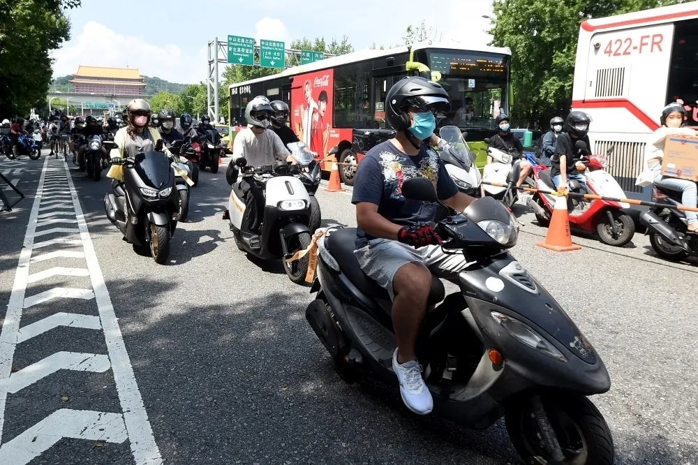 減碳減空污換現金！老舊車輛汰舊換新2.0上路　至少可領取1.5萬補助
