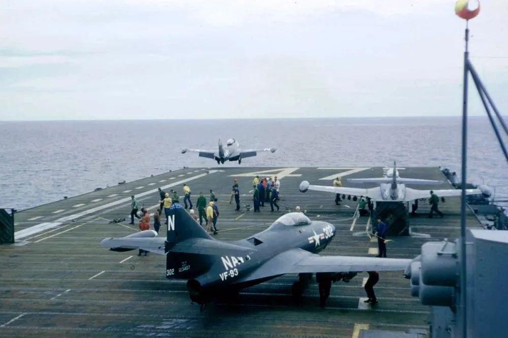 【保密50年】韓戰半小時擊落4架蘇聯米格機　美海軍飛官97歲高齡補頒海軍十字勳章