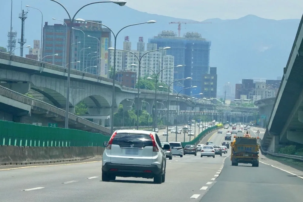 春節連假最後一天！國道北返車潮增加　國5恐從早塞到晚