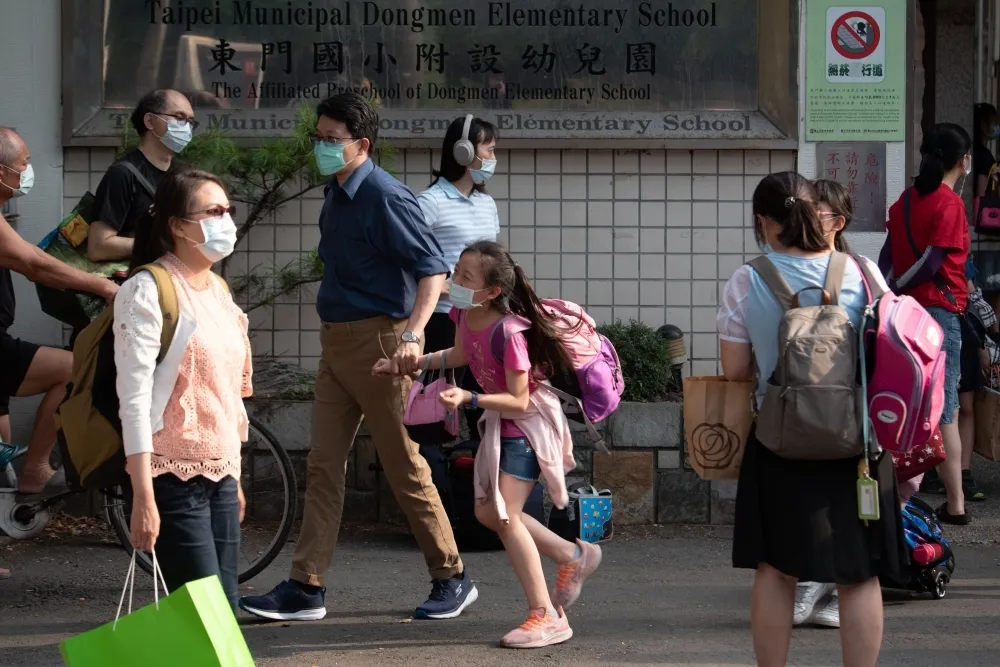 連上6天學習效果差　全教產呼籲見紅放假「補班補課能免則免」