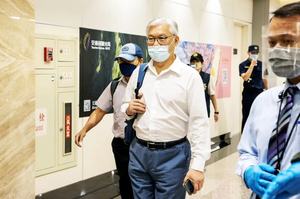 「藍營總統人選要習近平同意？」　夏立言訪中民進黨開酸