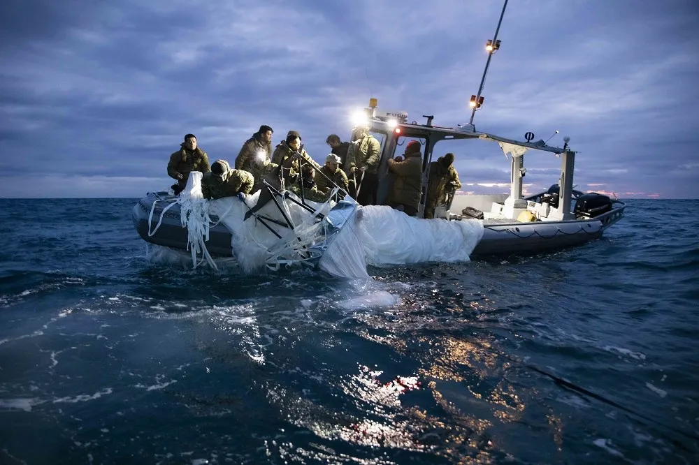 美國海軍公布打撈間諜氣球照片　中國防長魏鳳和拒絕與奧斯汀通話