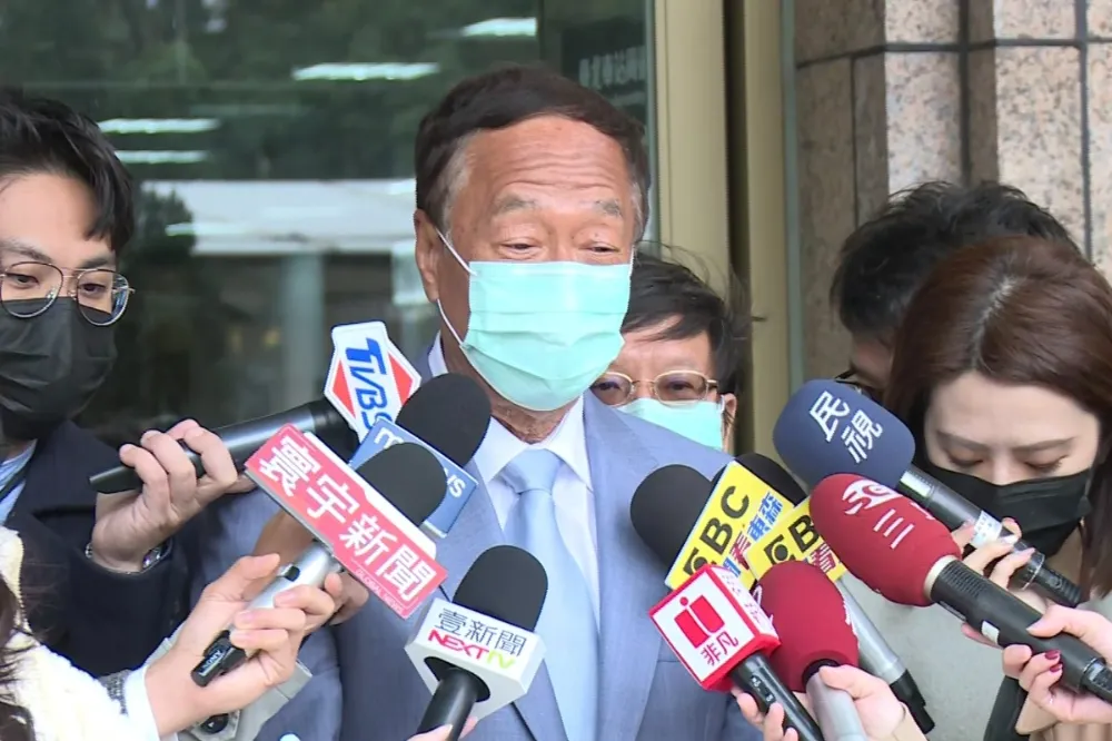 重披國民黨戰袍出征2024總統？　郭台銘：等黨提名辦法出爐再說