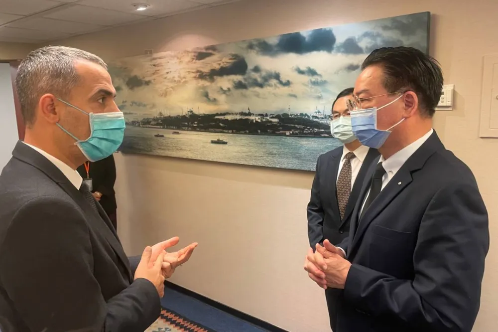 【患難真情】赴土耳其辦事處慰問　吳釗燮：台灣堅定支持土耳其