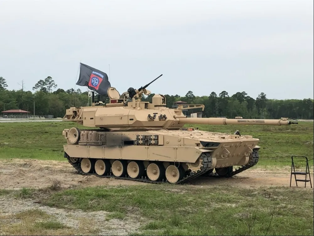 台灣還需一款火力與機動力介於M1A2與雲豹輪型車之間的輕型戰車