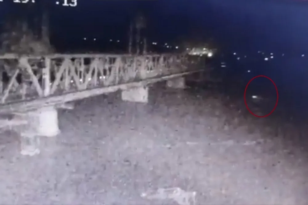 【有片】俄首度以自殺無人艇襲擊敖德薩大橋　企圖切斷烏克蘭南部交通線