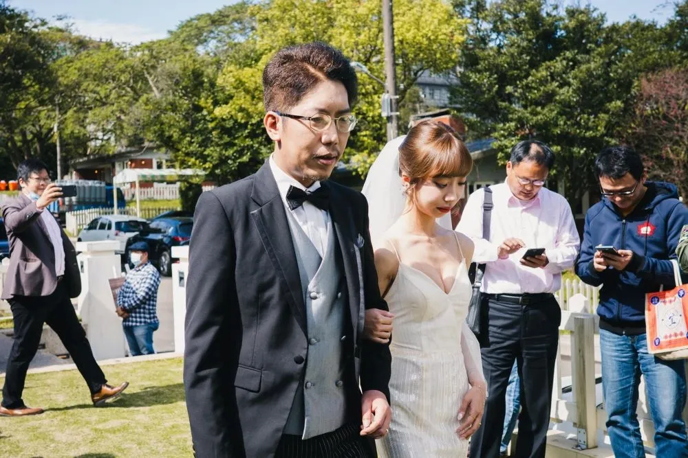 丁允恭一甩昔日陰霾　與小18歲辣妻陽明山上結婚照曝光