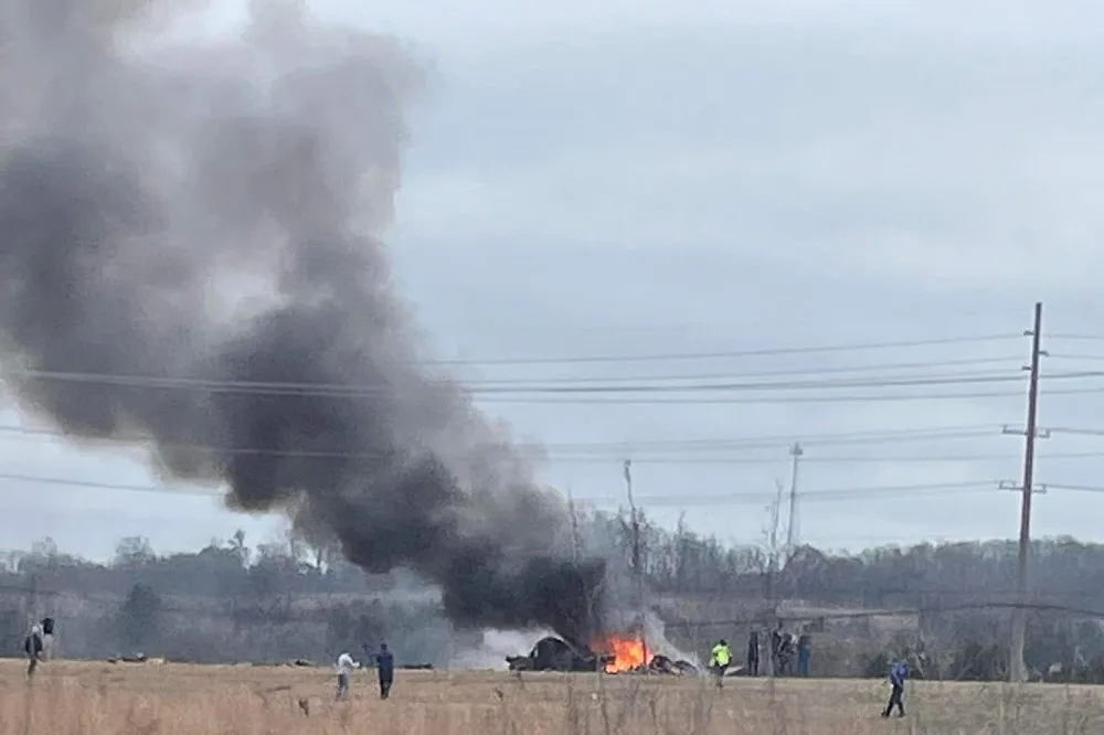 【有片】美軍「黑鷹」直升機墜毀爆炸　無人生還