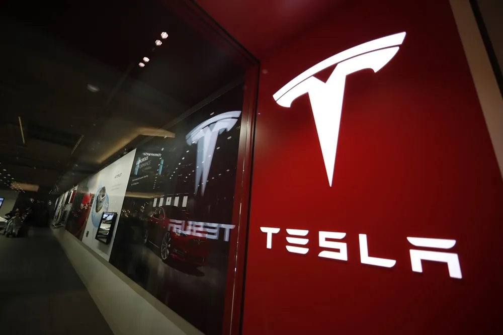 全自動駕駛軟體有安全風險　特斯拉全美召回36萬輛電動車