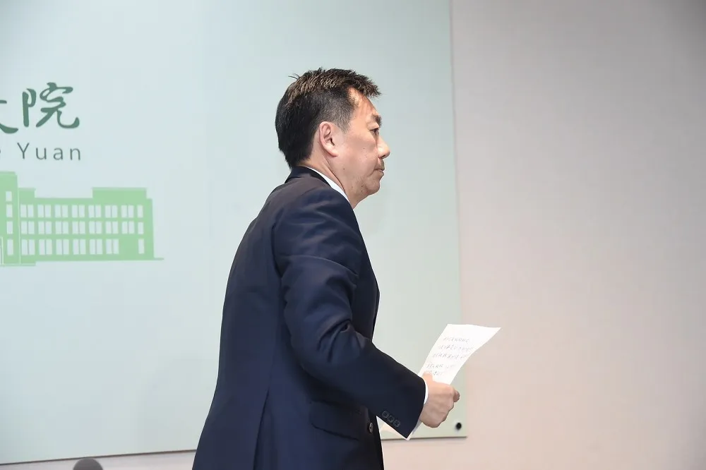 陳宗彥遭控接受性招待准辭政院發言人　羅秉成回鍋暫代職務