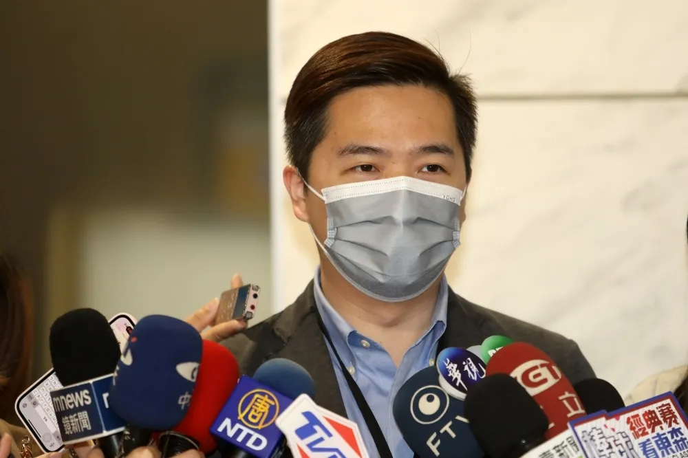北市府發言人羅旺哲請辭獲准　副秘書長王秋冬兼任