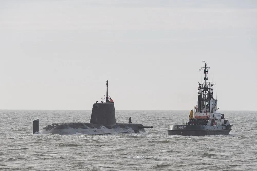 【有片】英國「安森號」核動力攻擊潛艦首航　即將正式展開部署巡弋任務