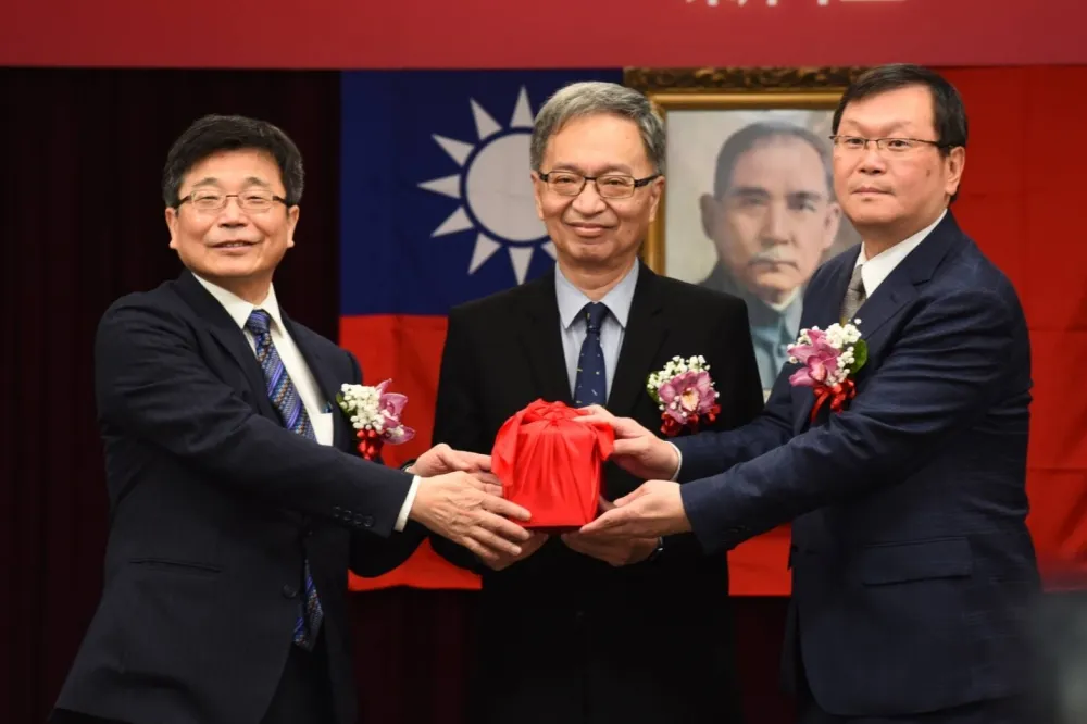 莊人祥接掌疾管署　薛瑞元期許接手疫情完美收尾