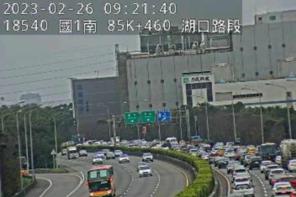 連假出遊潮！國道車潮「17處」地雷路段　國5北上恐塞到明天