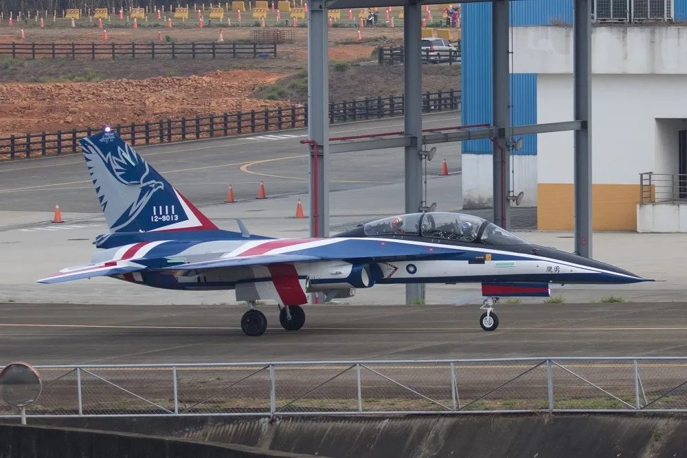 【獨家】今年首架「勇鷹」高教機出廠　今日順利降落台東志航基地