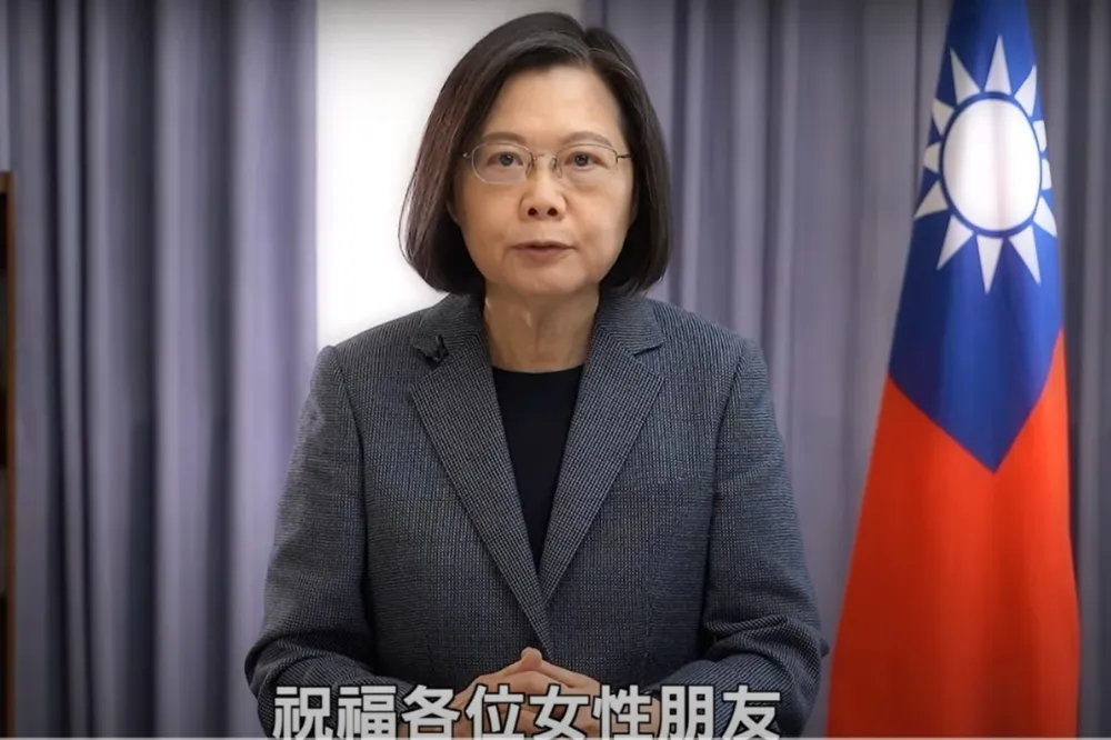蔡英文祝賀國際婦女節　期勉女人「追求想要的生活並為選擇感到驕傲」