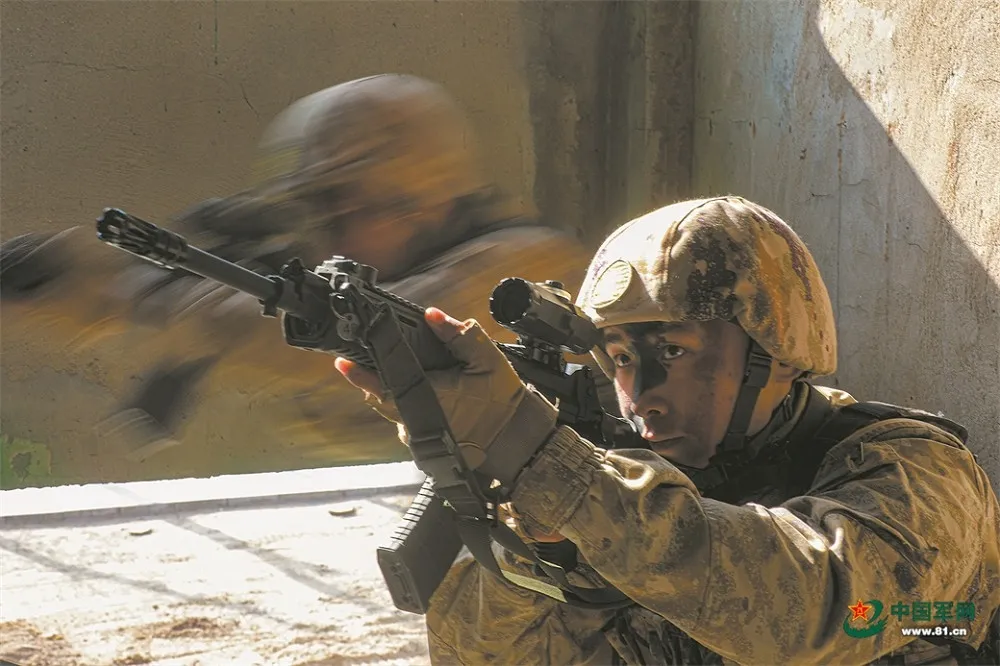 【中國兩會】解放軍人大代表敦促加強城鎮戰訓練　強化攻台陸戰能力